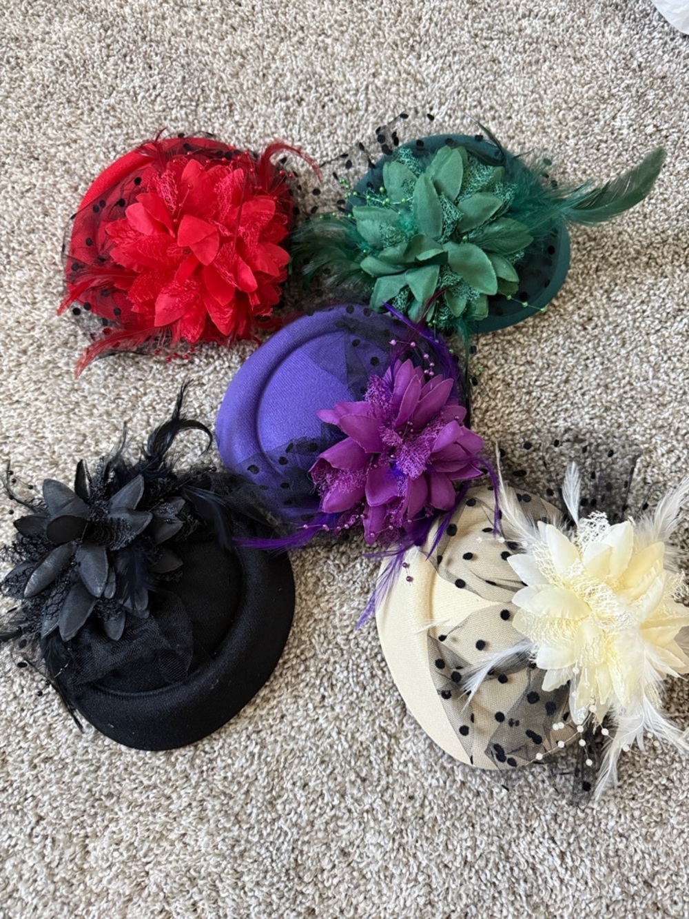 Women’s Decorative Floral Feather Hair Fascinator - Black
